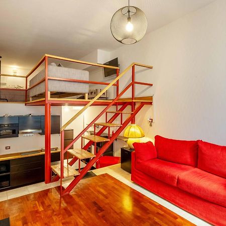 One Bedroom Apartment With Terrace Near Duomo ミラノ エクステリア 写真