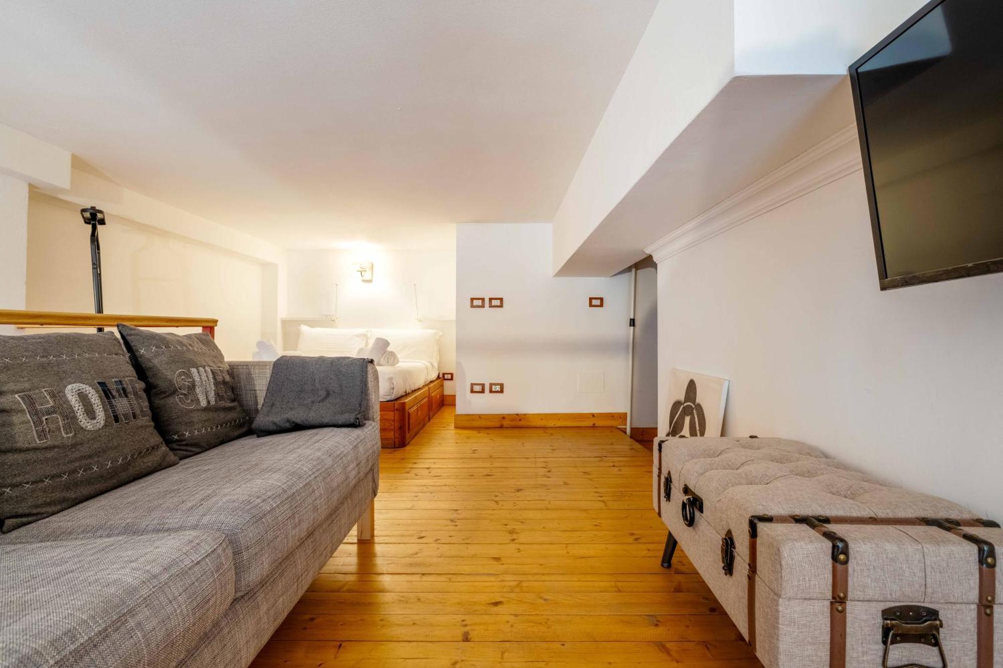 One Bedroom Apartment With Terrace Near Duomo ミラノ エクステリア 写真
