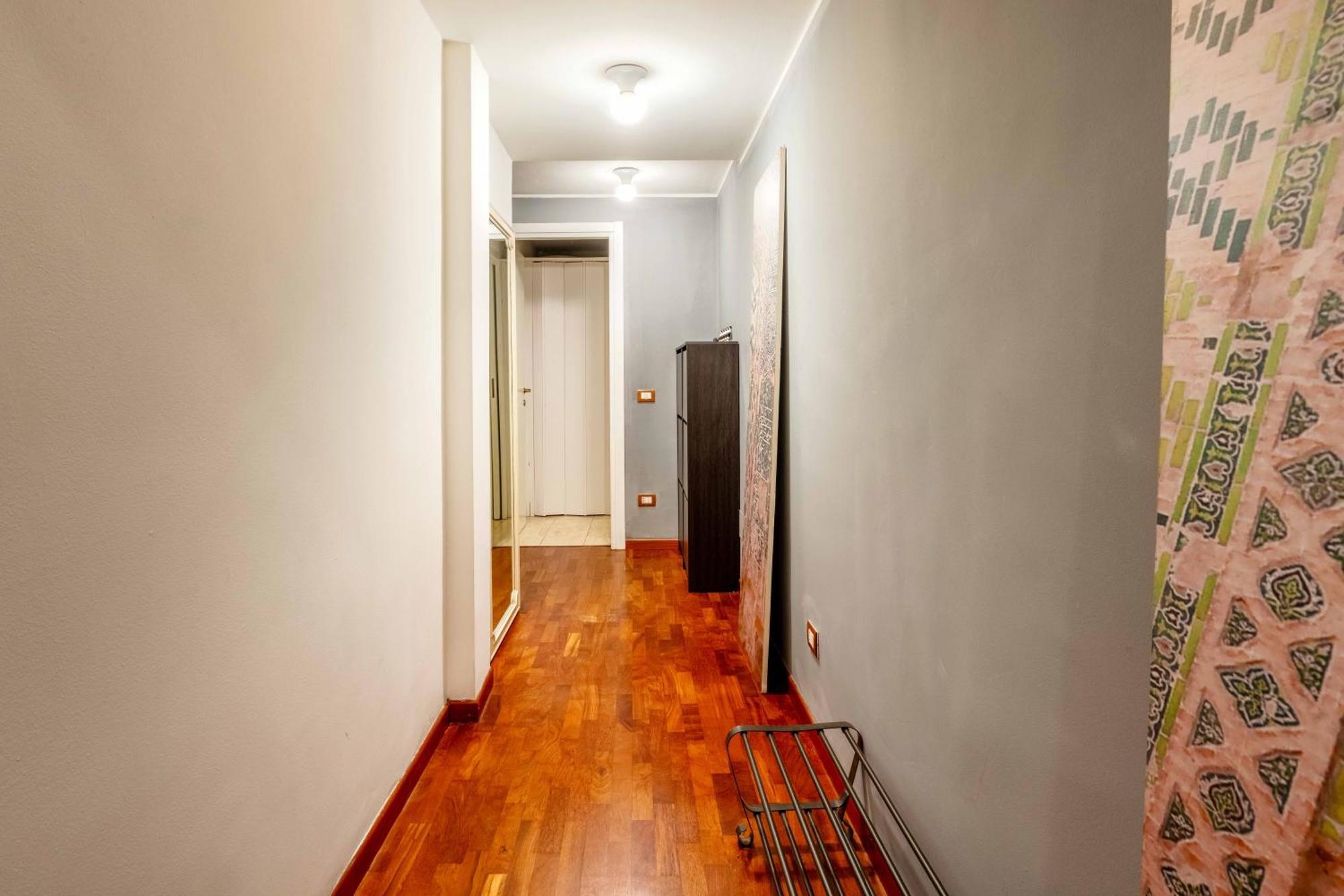 One Bedroom Apartment With Terrace Near Duomo ミラノ エクステリア 写真