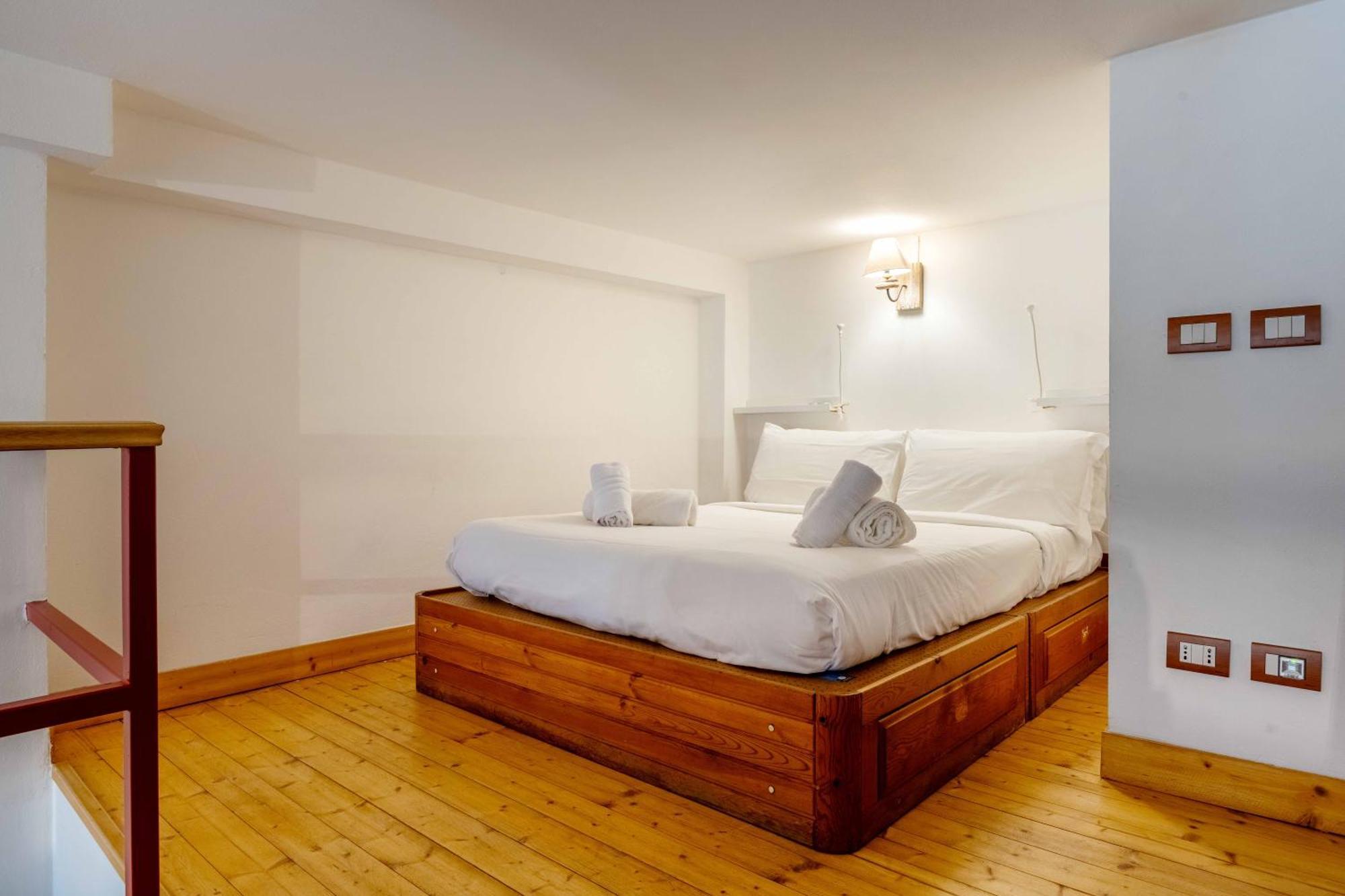 One Bedroom Apartment With Terrace Near Duomo ミラノ エクステリア 写真
